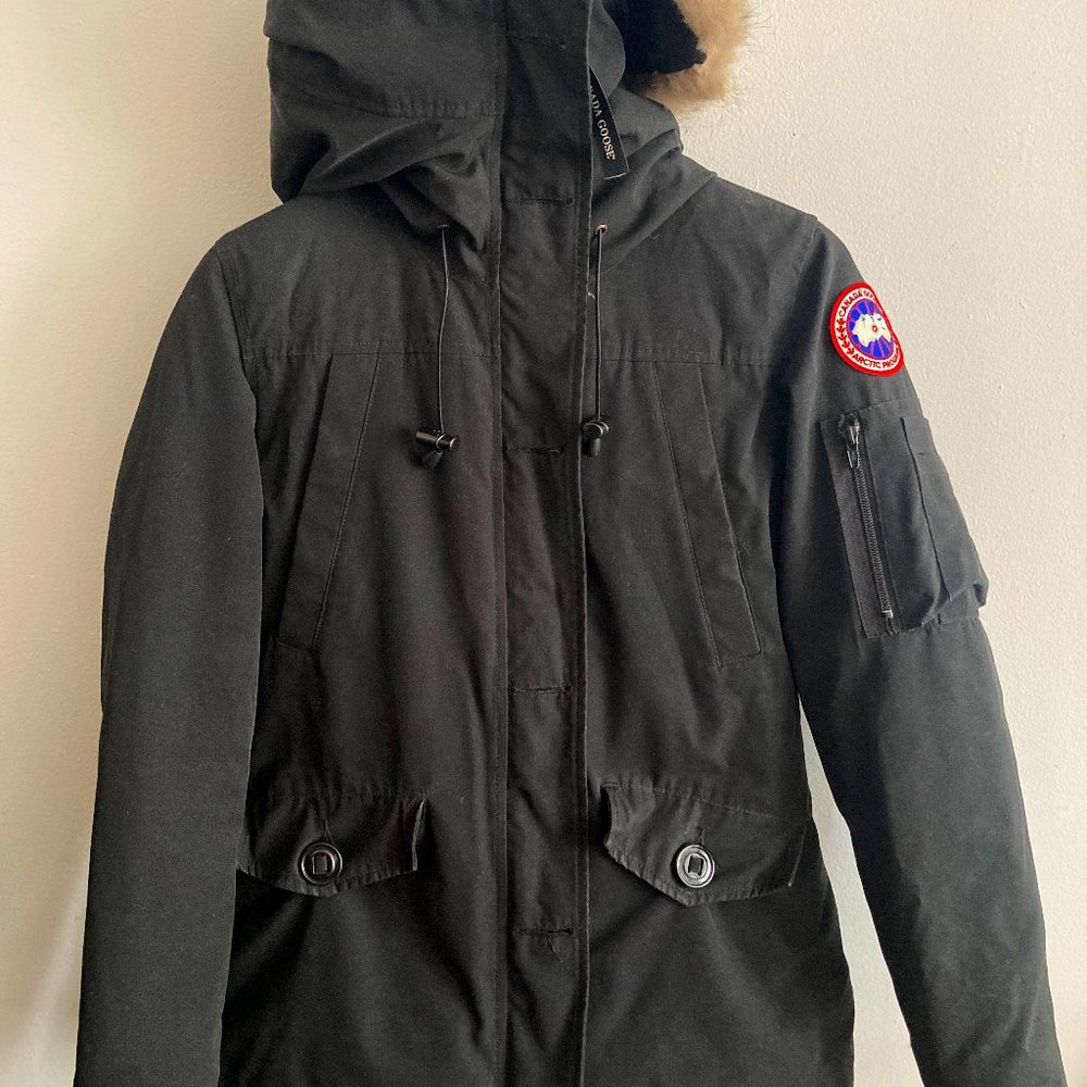 Canada Goose Montebello jacket coyote fur black XS